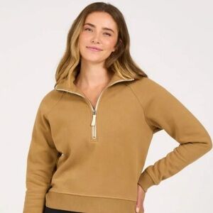 Vuori restore half zip up size small